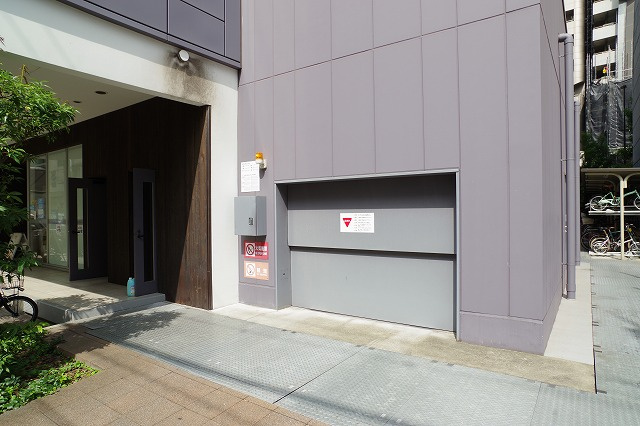 Ｉ　ＬＩＶＥ　ＦＯＲＥＳＴの駐車場