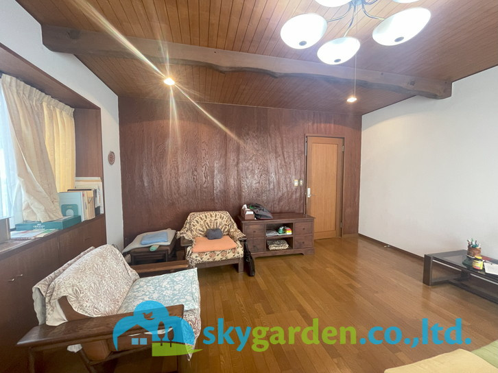 茅ヶ崎市菱沼1丁目　中古戸建の居間・リビング