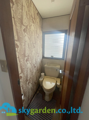 【トイレ】 | 茅ヶ崎市菱沼1丁目　中古戸建 | 落ち着いたトイレです