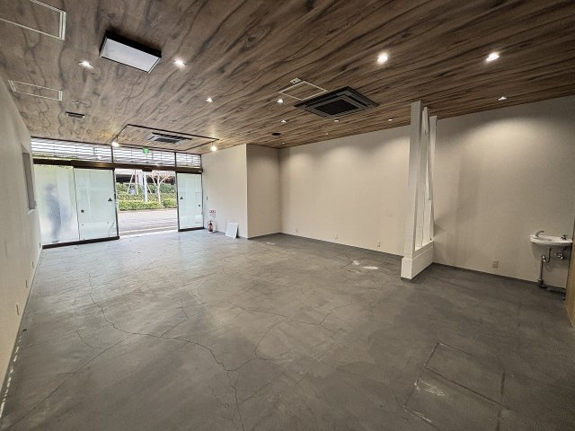 路面店舗
