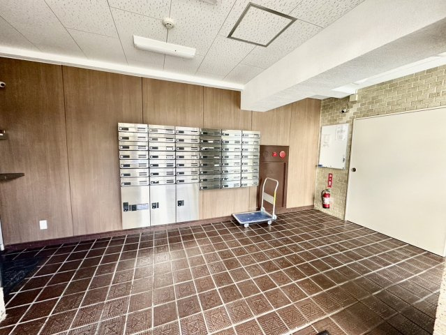 セントラルコーポ上杉のエントランス