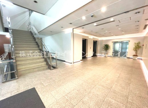 三宮電電ビルのロビー|清潔なロビーです