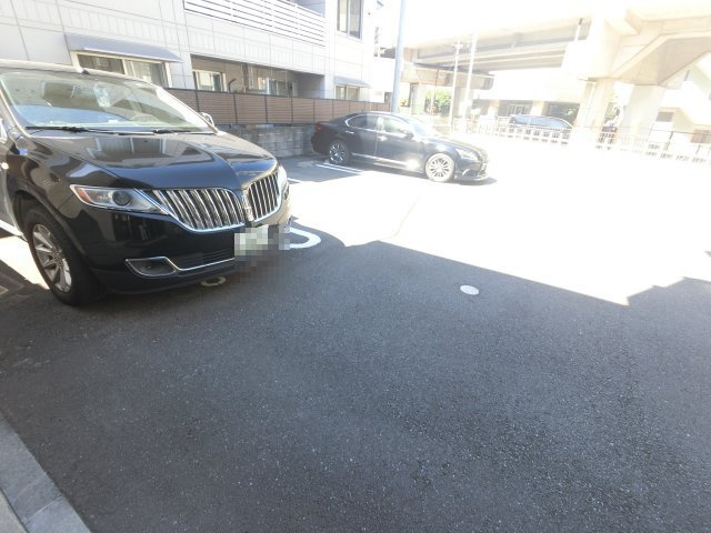 フォルス２２ の駐車場