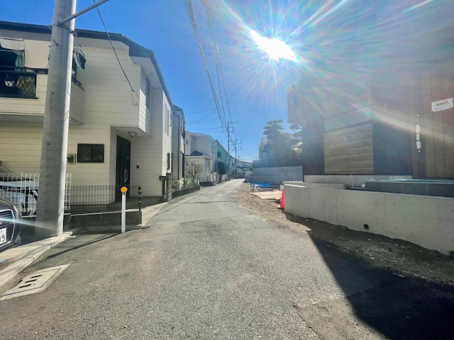 新築戸建　の前面道路含む現地写真|前面道路