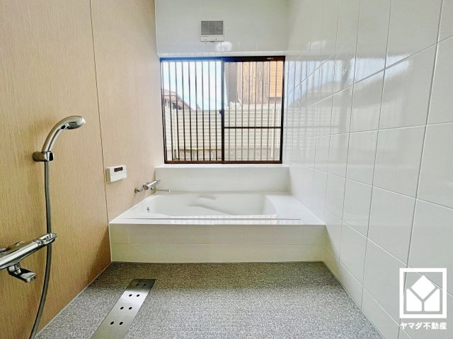伏見区深草大亀谷万帖敷町の浴室