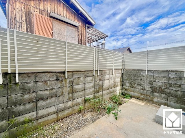伏見区深草大亀谷万帖敷町の庭