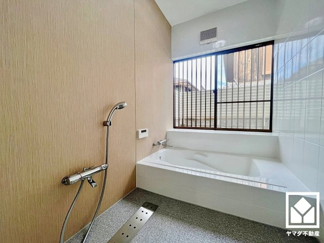 伏見区深草大亀谷万帖敷町の浴室