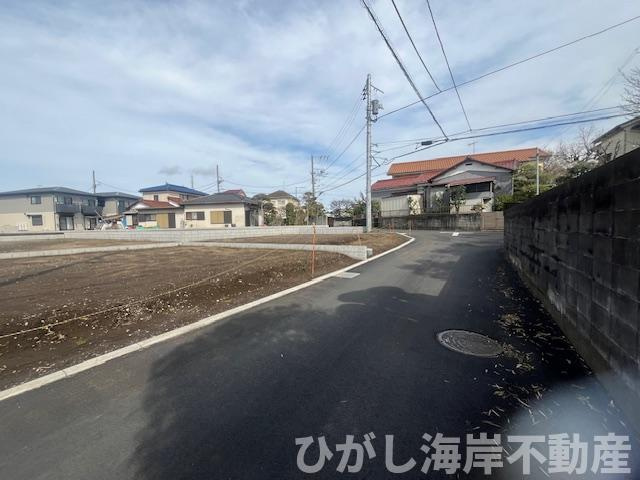 茅ヶ崎市香川　売地　全９区画の前面道路含む現地写真|3月28日撮影　現地外観