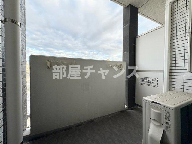 プレサンス東別院駅前のバルコニー