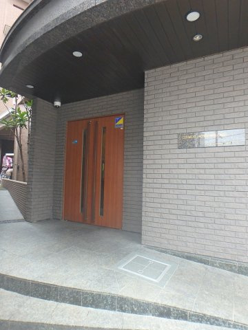 コスモ本駒込のエントランス