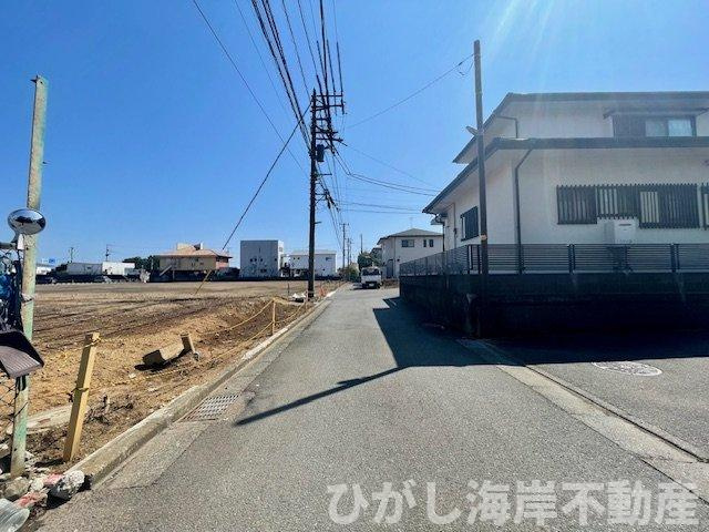 平塚市唐ケ原　売地の前面道路含む現地写真|3月27日撮影　現地外観