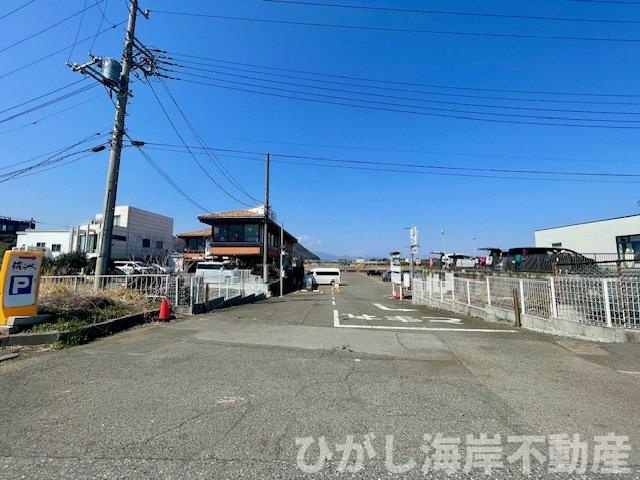 平塚市唐ケ原　売地の前面道路含む現地写真|3月27日撮影　現地外観