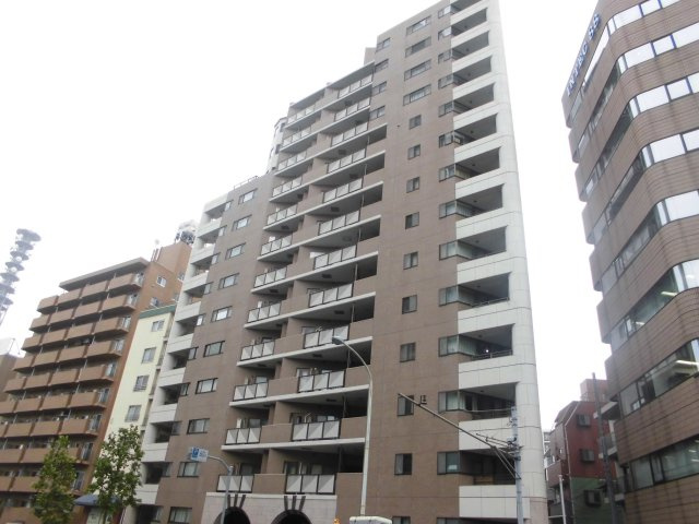フリーディオ四谷三丁目の外観