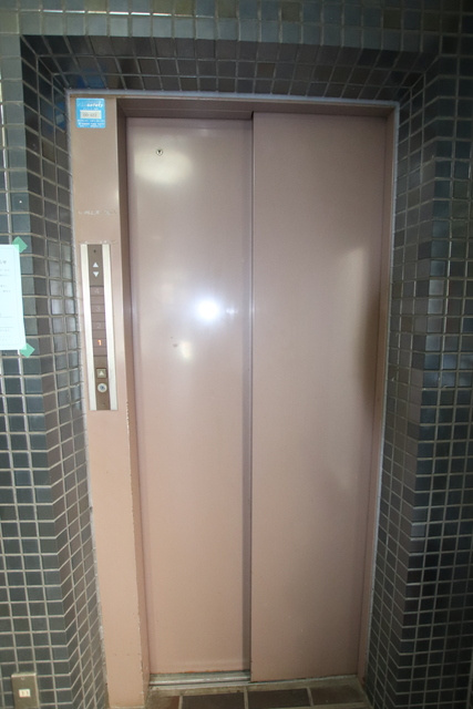 エレベーターあります。