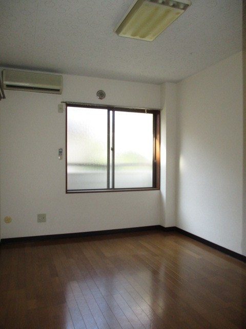 ハイツ・タナベＮｏ．１の居間・リビング