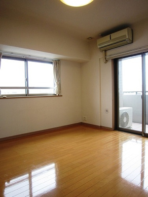 【居間・リビング】 | サーパス中町 | 洋室（間取り図左側）約6.0畳