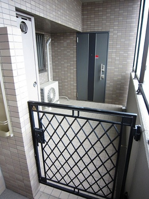 【玄関】 | サーパス中町 | 玄関ポーチ