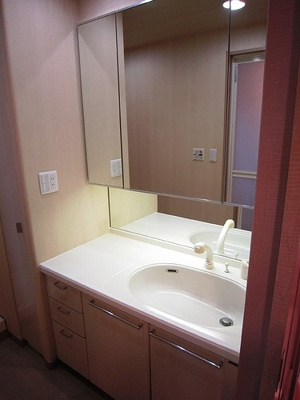 【洗面所】 | サーパス中町 | 洗面化粧台