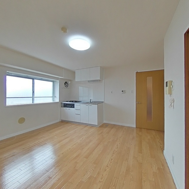 ホワイトマンションの居間・リビング