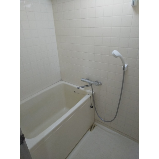 ホワイトマンションの浴室