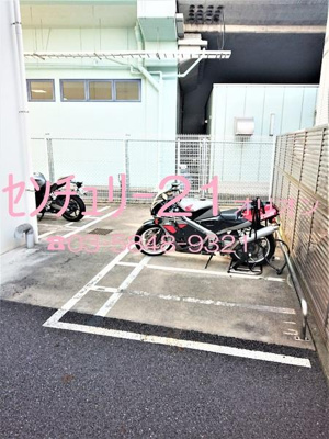 【その他共用部分】 | PROUD FLAT FUJIMIDAI | バイク駐輪場です