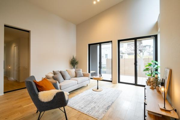 【居間・リビング】 | 西区桜が丘中町2丁目　新築戸建