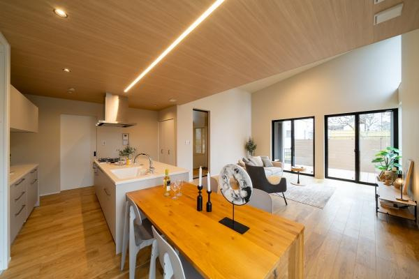 【居間・リビング】 | 西区桜が丘中町2丁目　新築戸建