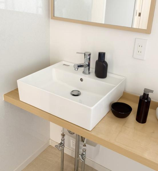 出雲市知井宮町中古戸建ての独立洗面台