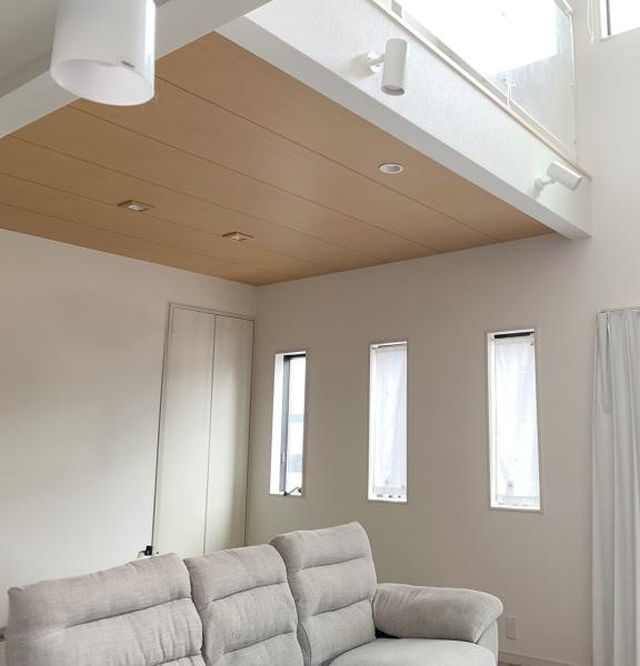 出雲市知井宮町中古戸建ての居間・リビング