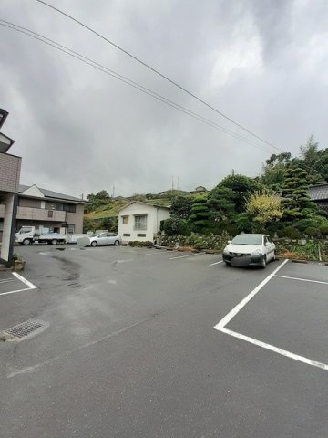 ベルフィーユ山手上Ａの駐車場