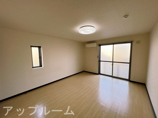 サン・サクラ・アサヒの居間・リビング