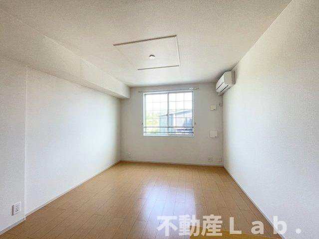 エルミタージュの居間・リビング