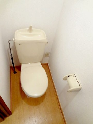 グランシャリオのトイレ|落ち着いた色調のトイレです