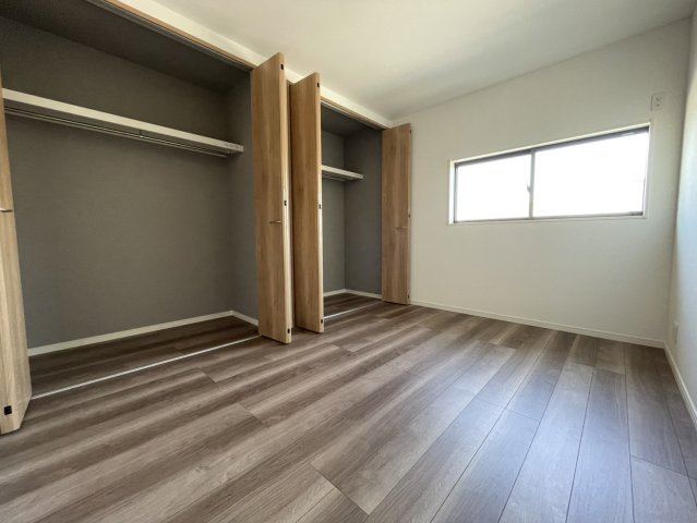 近江八幡市大森町　リノベーション戸建の洋室