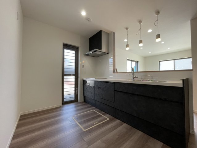 近江八幡市大森町　リノベーション戸建のキッチン|キッチンも新調されています♪