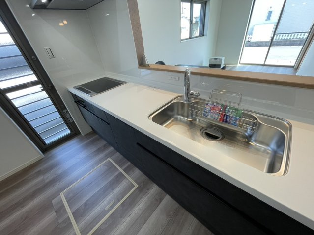 近江八幡市大森町　リノベーション戸建のキッチン|オール電化で嬉しい♪