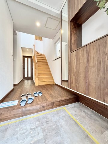 東苗穂14条1丁目の玄関