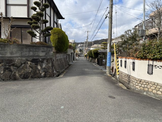 東大池3丁目上物付土地の前面道路含む現地写真