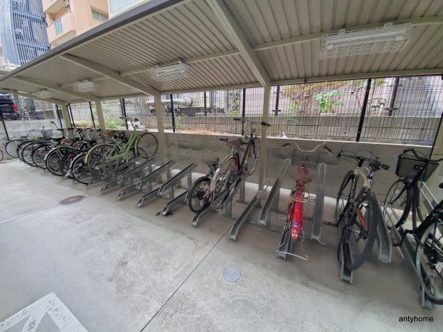SERENiTE谷四　仲介手数料無料の駐車場
