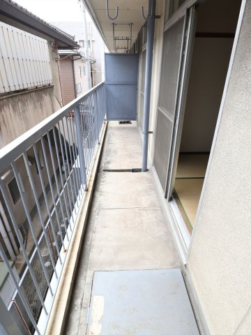 第1おおぎビルのバルコニー