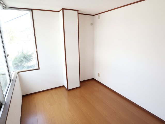 第1おおぎビルの洋室