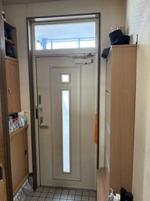 【玄関】 | 北見市美山町東３丁目７０番地７３　地下１階付平屋建中古売家