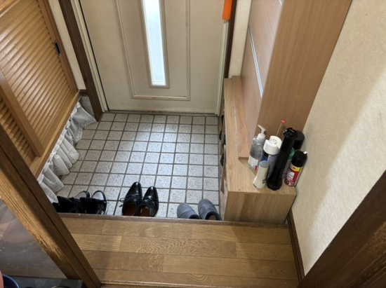 【玄関】 | 北見市美山町東３丁目７０番地７３　地下１階付平屋建中古売家