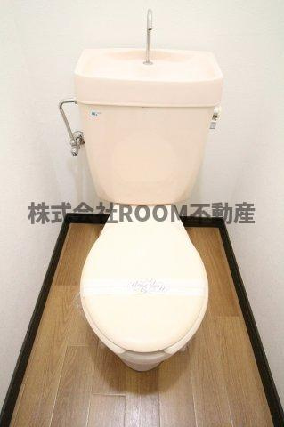 ガーデンR5のトイレ|落ち着いた色調のトイレです