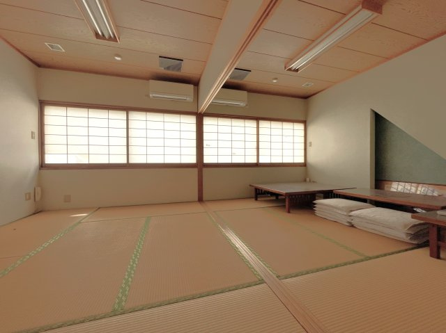 いの町　店舗付住宅　の和室|仕切りを入れて個室としても使用可能です。