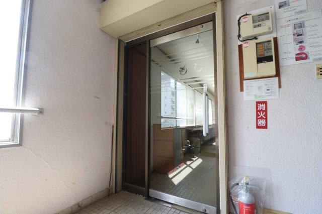 柳町中央ビルの玄関