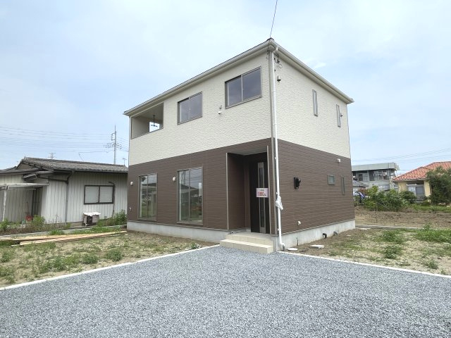 藤岡市立石第４（全5棟）3号棟の外観|建物完成済みでございます。お部屋のご内覧可能でございます。お気軽にお問合せ下さいませ(^▽^)/