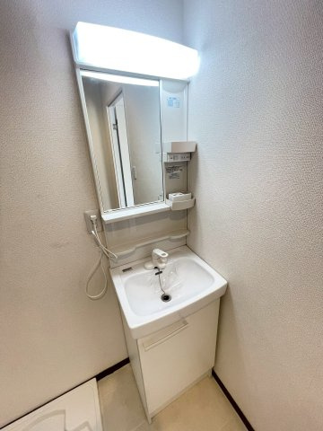 松村ハイツＤ棟の洗面所