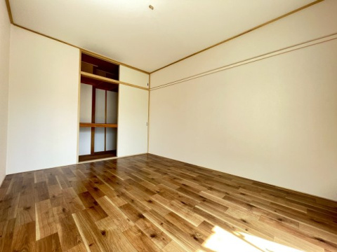 松村ハイツＤ棟の寝室