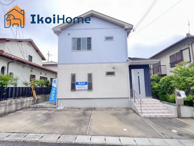 神戸市西区秋葉台1丁目　中古戸建のエントランス|～ご見学に関して～平日や夜間でもご案内可能。決まったお時間で身動きが取れない方も臨機応変に対応します